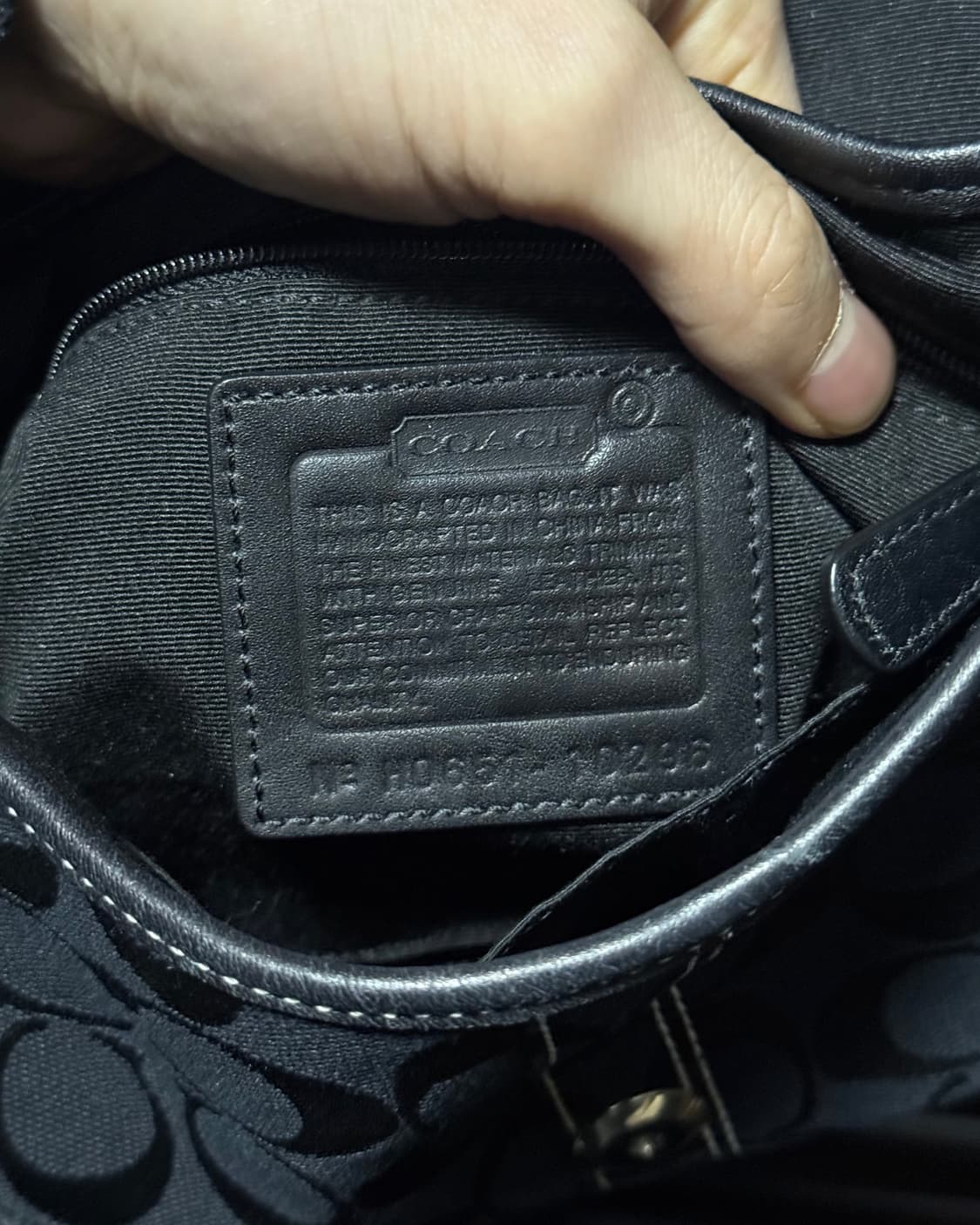 코치 시그니처 버클 로고 가죽 블랙 숄더백 토드백 가방 락시크 웨스턴 상품이미지9