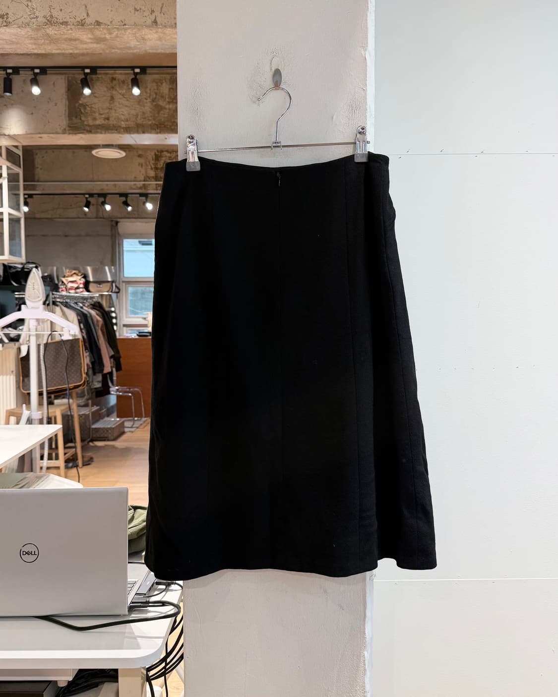 샤넬 블랙 포켓 울 미디스커트 상품이미지6