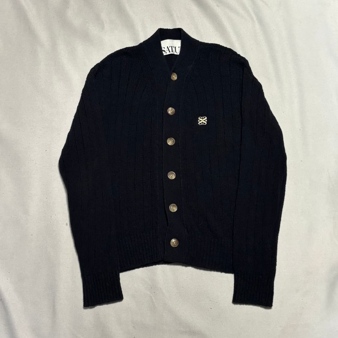 L 세터 파로 오버 사이즈 부클 블랙 가디건 상품이미지2