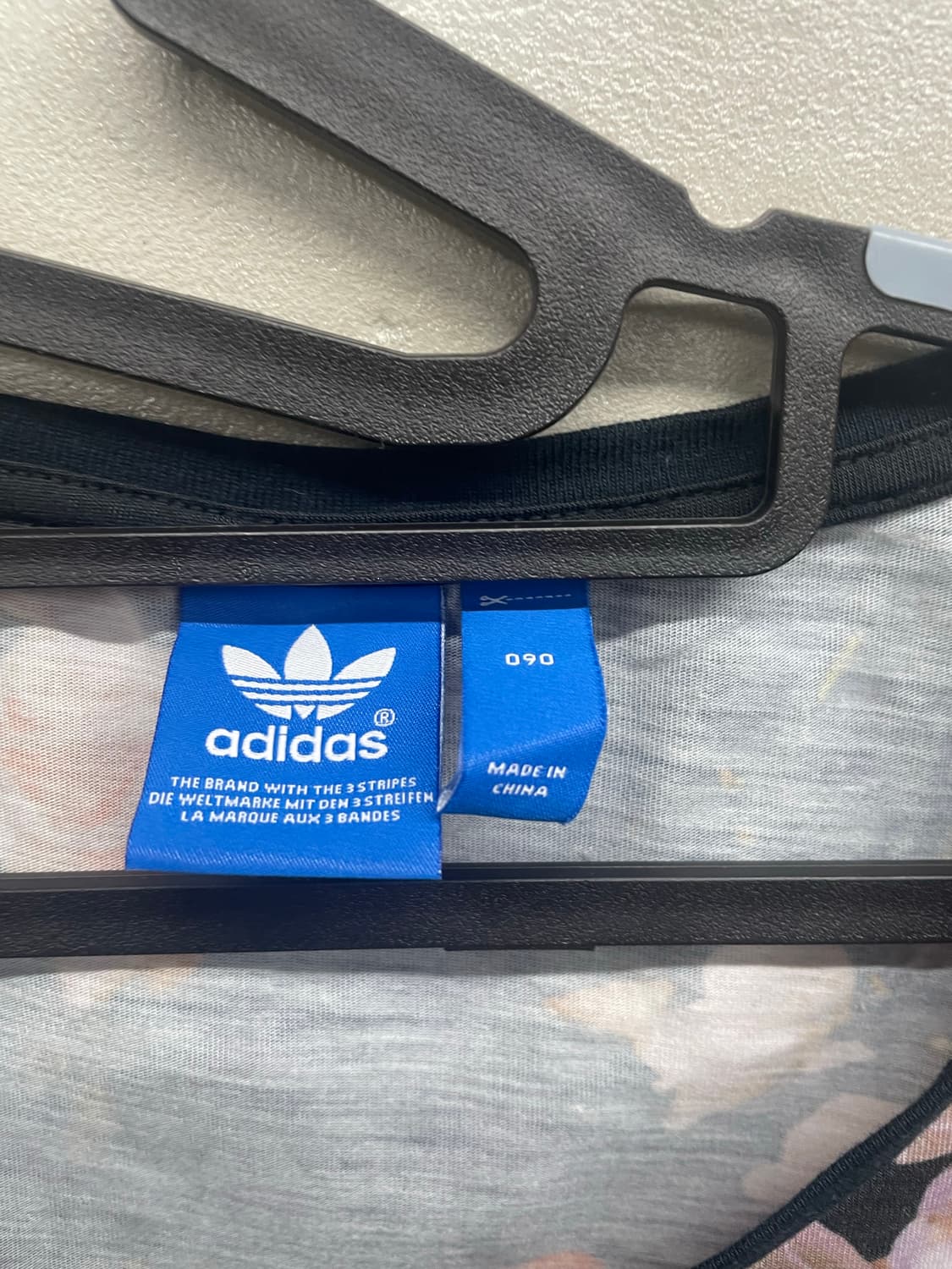 아디다스 플라워 프린팅 반팔 티셔츠 상품이미지2