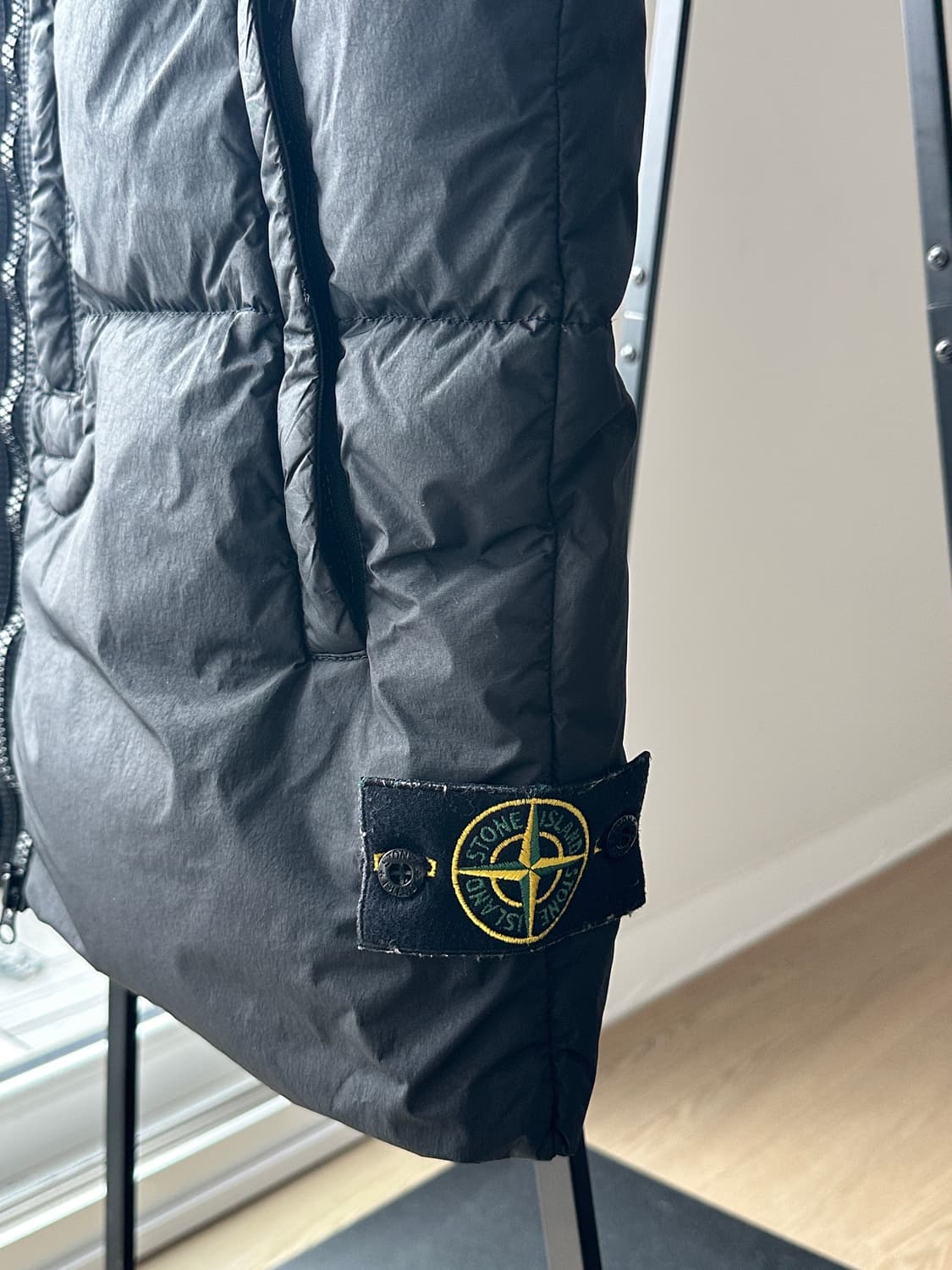 [105] 스톤아일랜드 20FW 크링클랩스 패딩 베스트 상품이미지3