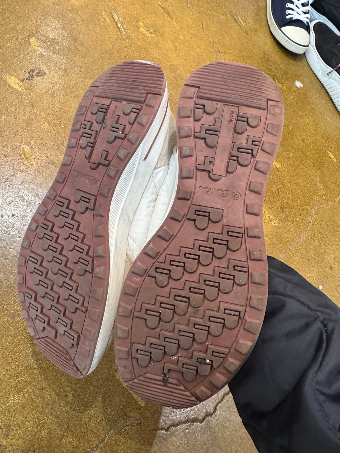 Loro Piana 로로피아나 스니커즈 화이트 상품이미지4