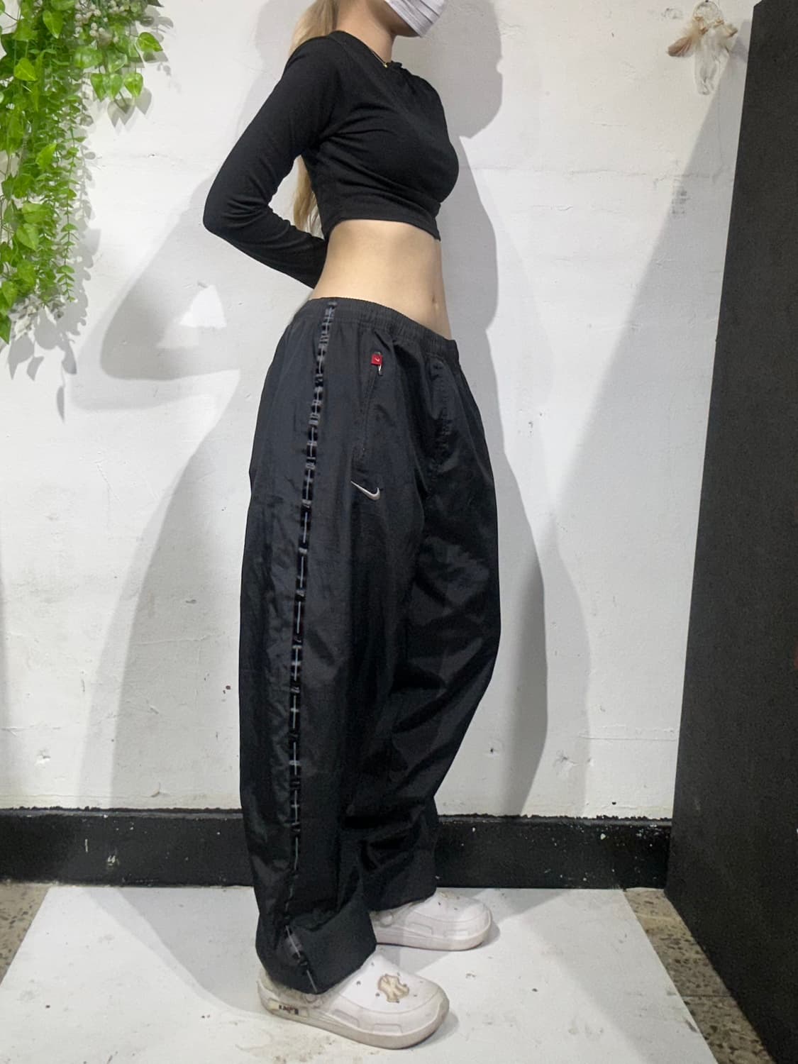 나이키 블랙 사이드 라인 와이드 트랙 팬츠  상품이미지1