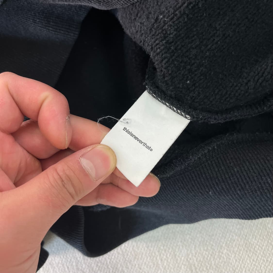 100 디스이즈네버댓 자수로고 맨투맨  상품이미지4