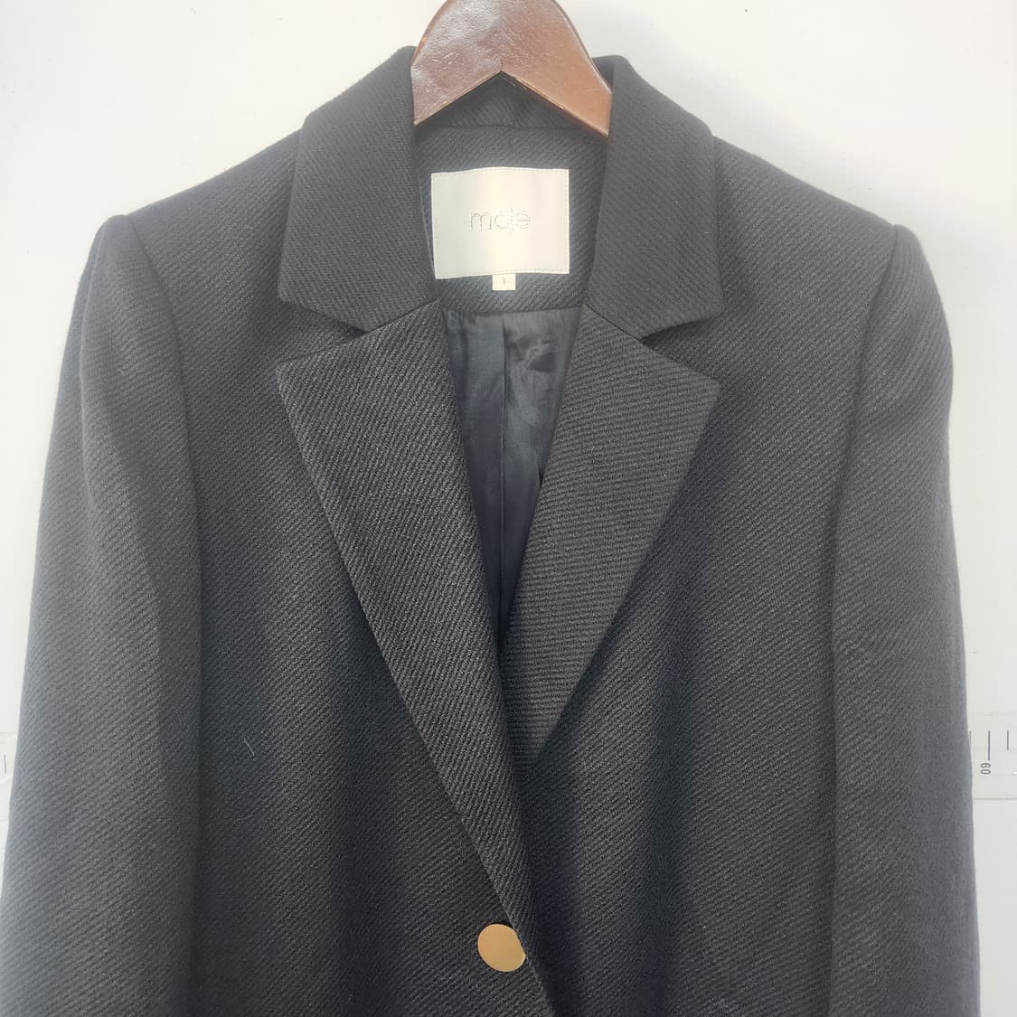 maje 마쥬 블랙 금장 버튼 코트 상품이미지2