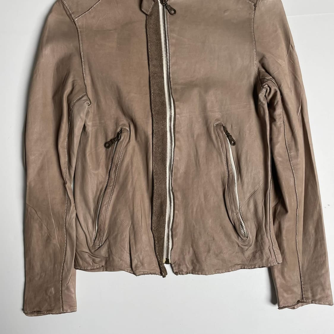 Sisil 다트 디테일 소가죽 집업 자켓 상품이미지4