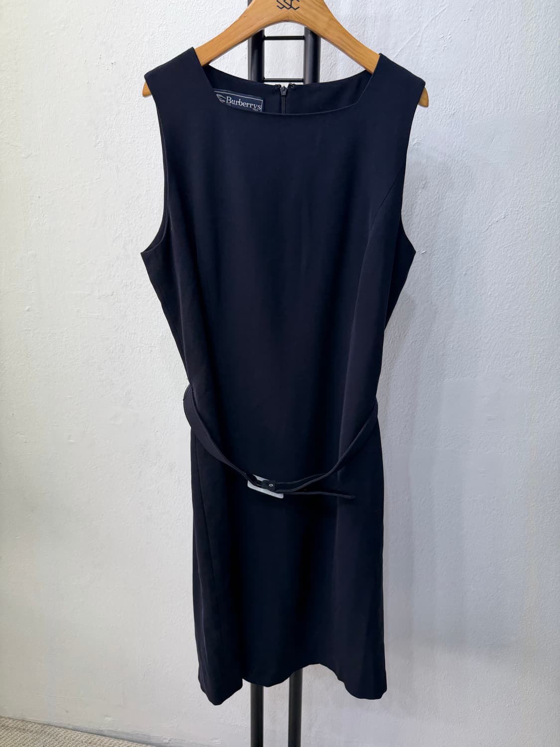 정품) 버버리 블랙 민소매 벨티드 원피스 10( 55-66) 상품이미지1