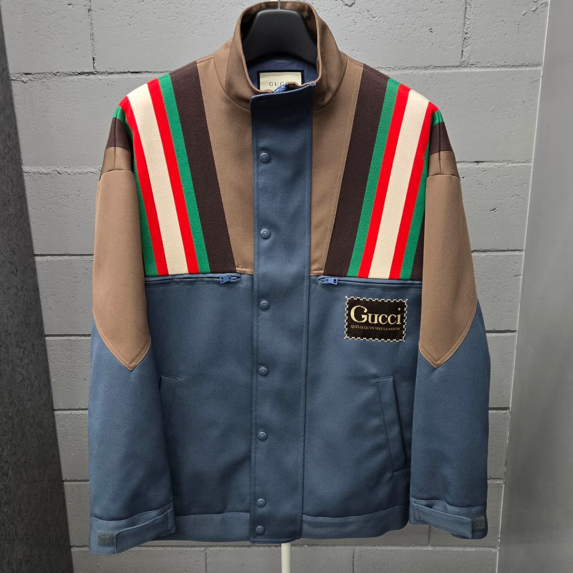 구찌 미켈레 스트라이프 로고배치 자켓 48 상품이미지2