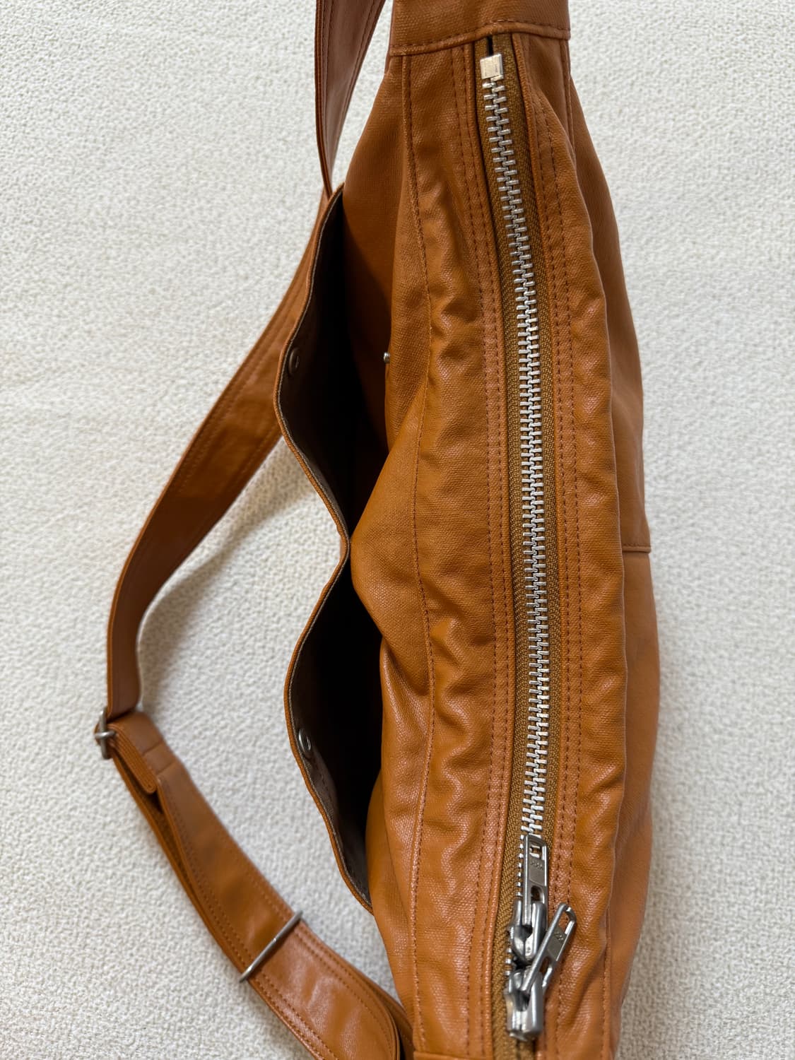 PORTER 포터 프리스타일 반달 숄더백 S 카멜 상품이미지4