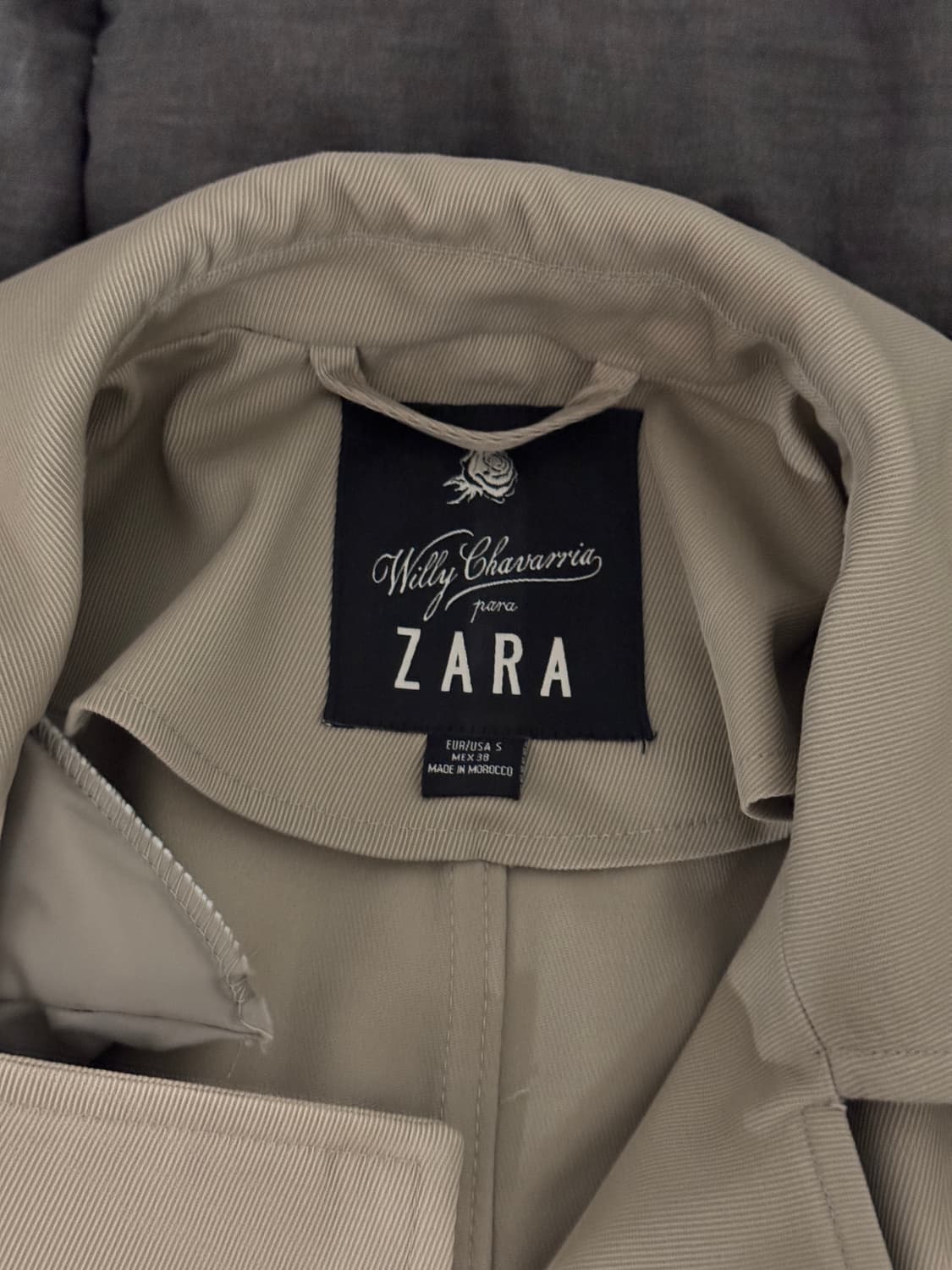 자라 x 윌리 차바리아 숏 박시 트렌치코트 상품이미지3