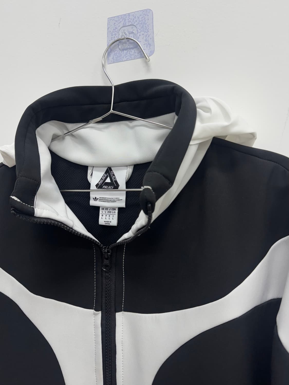 palace 레디 착용 범고래 후드 상품이미지6