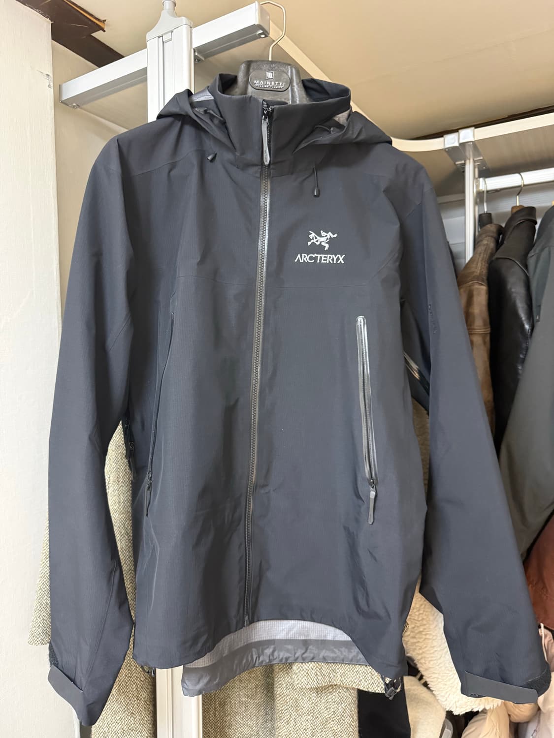 아크테릭스 베타AR 블랙 M 사이즈 상품이미지1