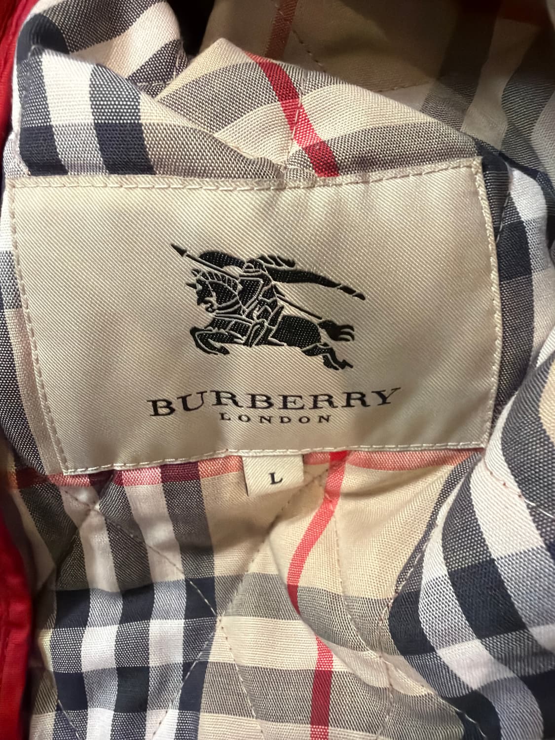 버버리 브릿 레드 다이아몬드 퀼팅 자켓 상품이미지6