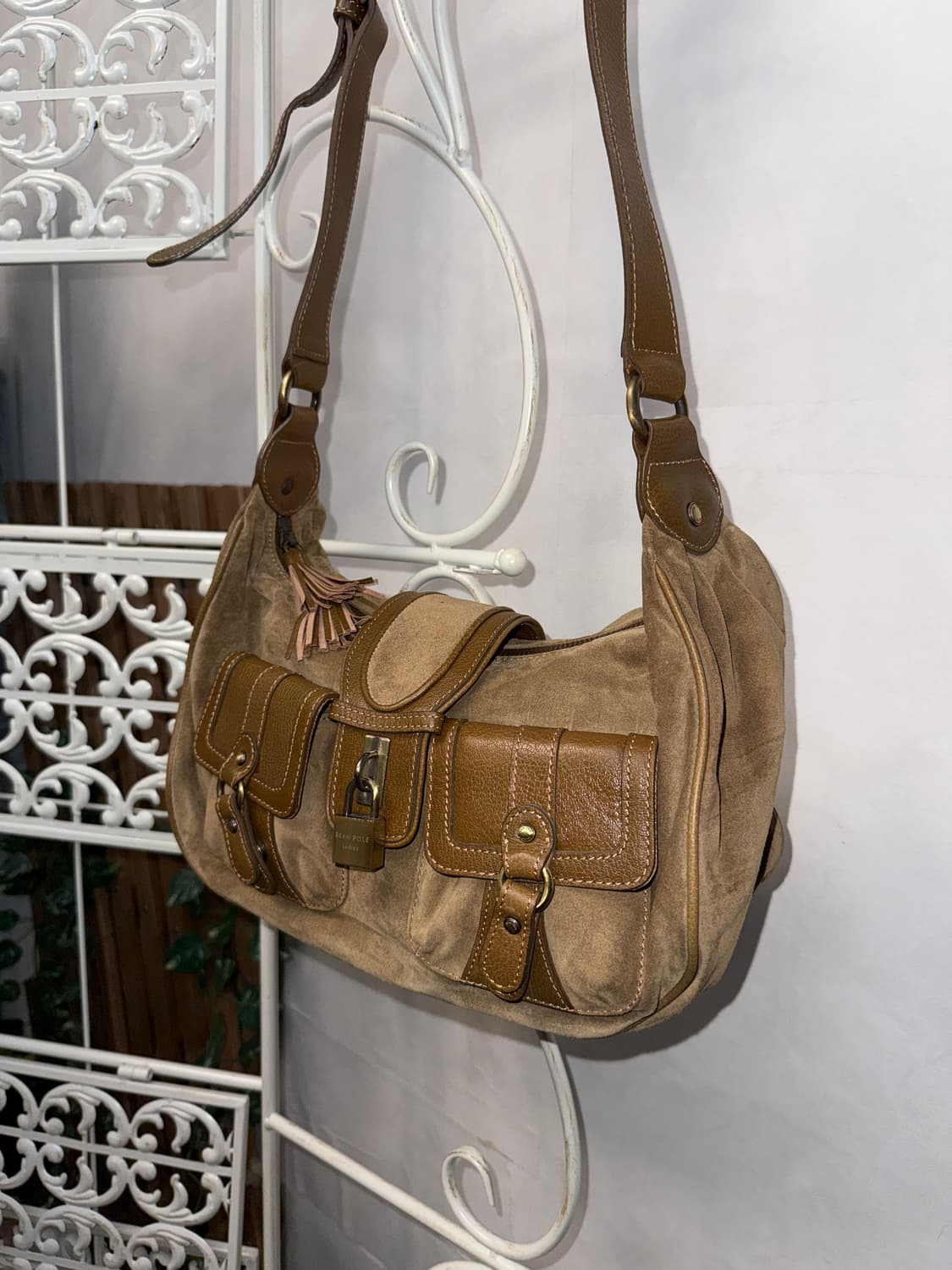 Bean pole ash beige western suede 숄더백 상품이미지4