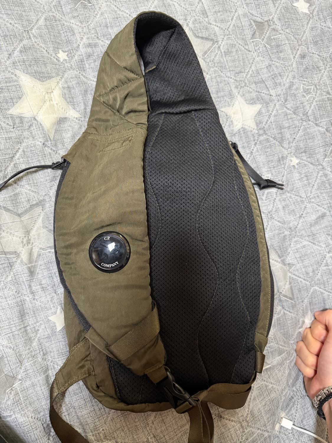 C.P company 슬링백 나일론 카키 상품이미지2