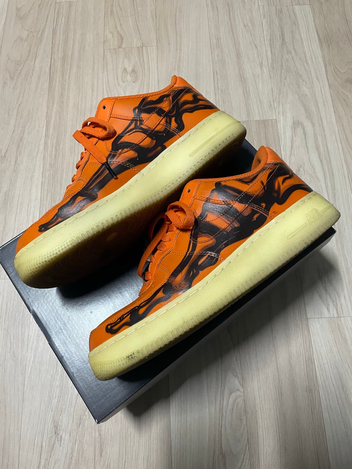 나이키 에어포스1 스켈레톤 오렌지 할로윈 상품이미지3