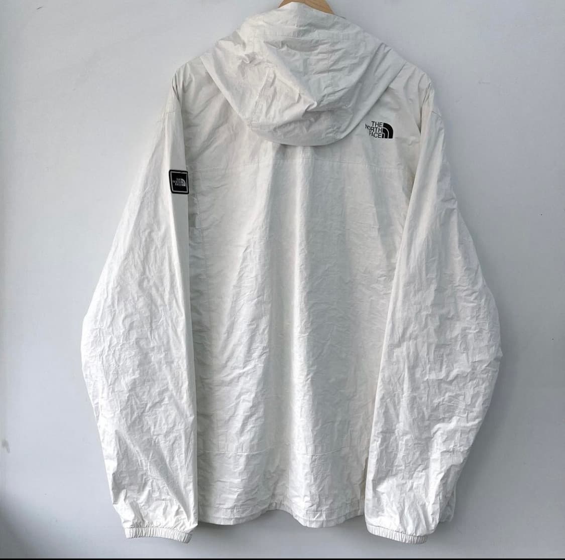 노스페이스 데이 컴팩트 화이트 노벨티 자켓 상품이미지8