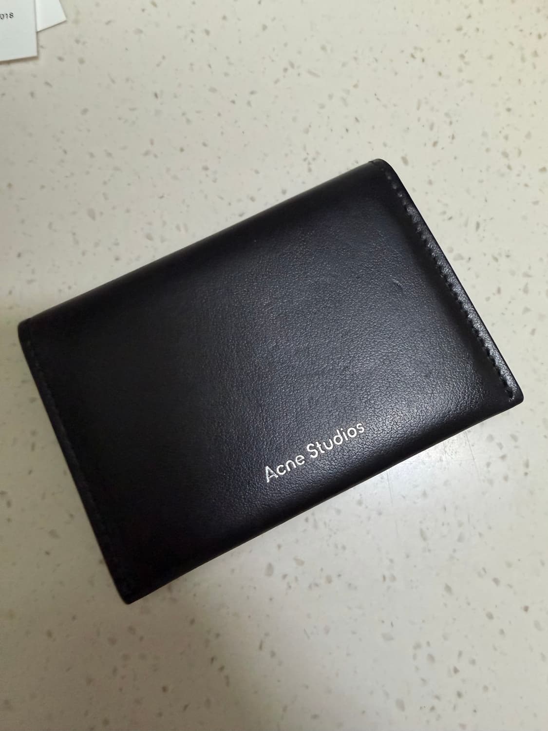 아크네스튜디오 바이폴드 카드홀더 블랙 상품이미지1