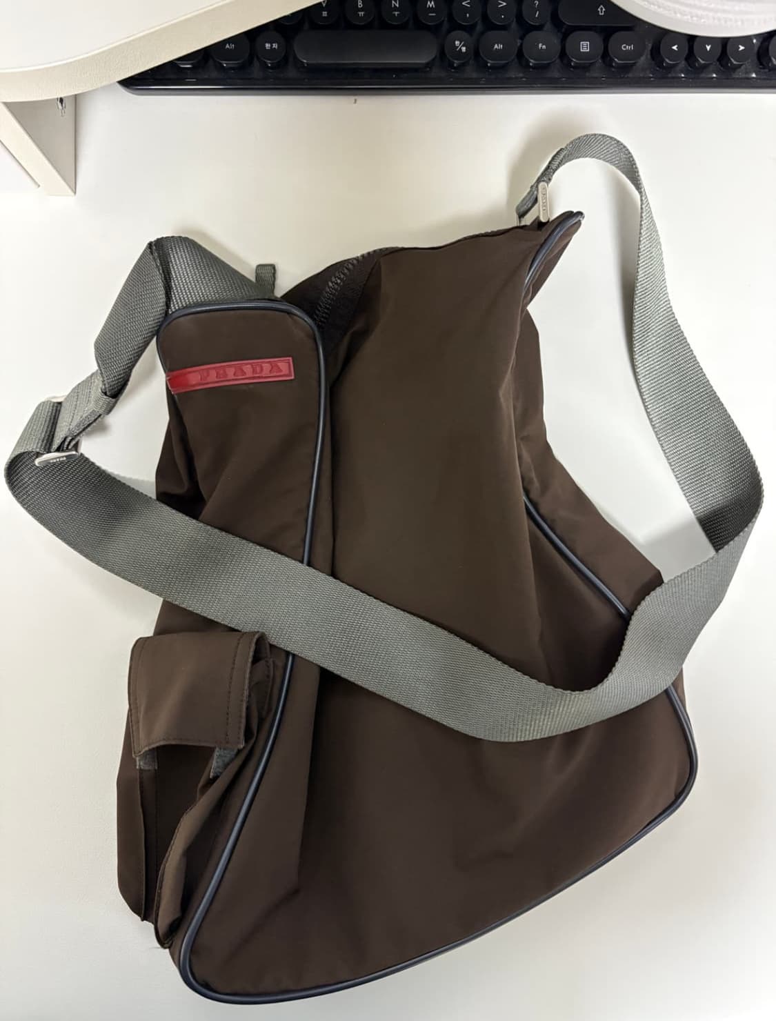 프라다스포츠 크로스백 상품이미지1