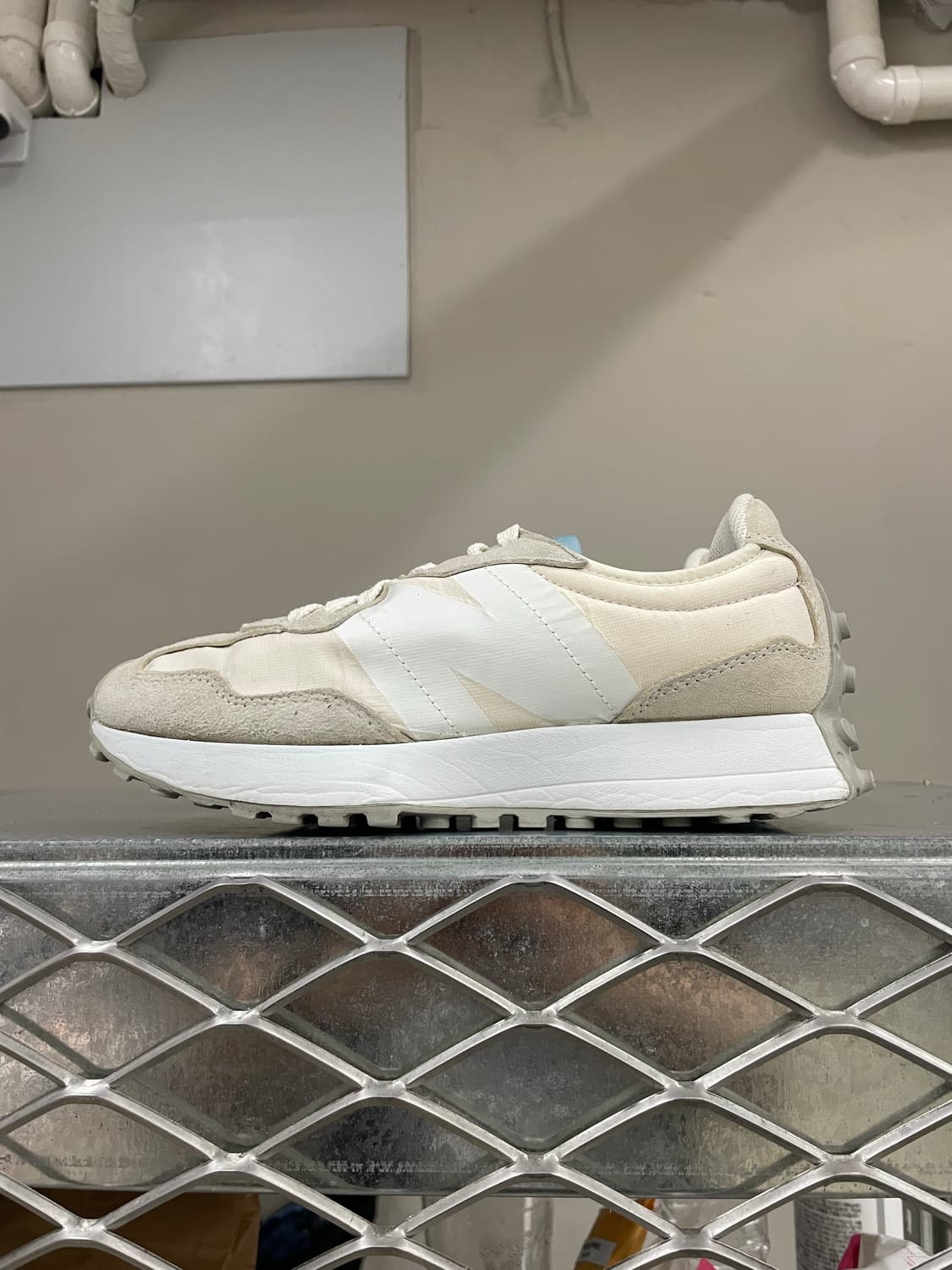 뉴발란스 327 문빔 240 상품이미지1