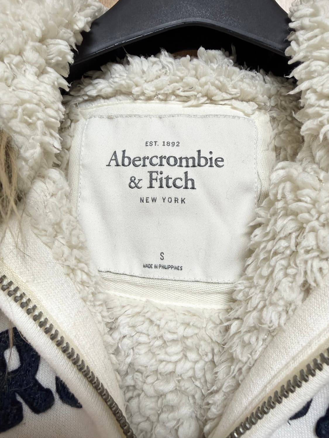 아베크롬비 딱붙핏 울프죠 후드집업 xs 상품이미지2