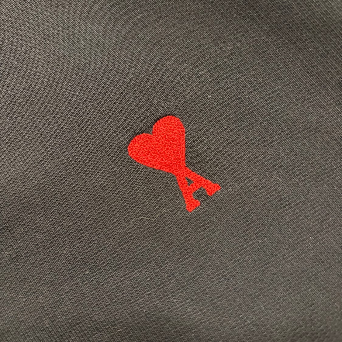 [L] 21s 아미 스몰 하트 블랙 맨투맨 B360 상품이미지4