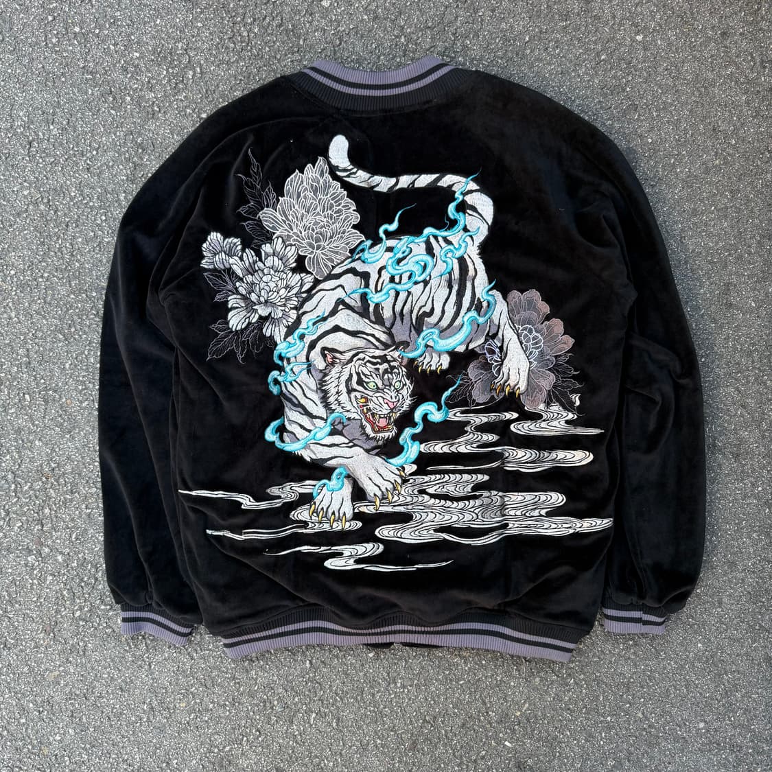 자수 백호 벨벳 스카잔 블랙 상품이미지1