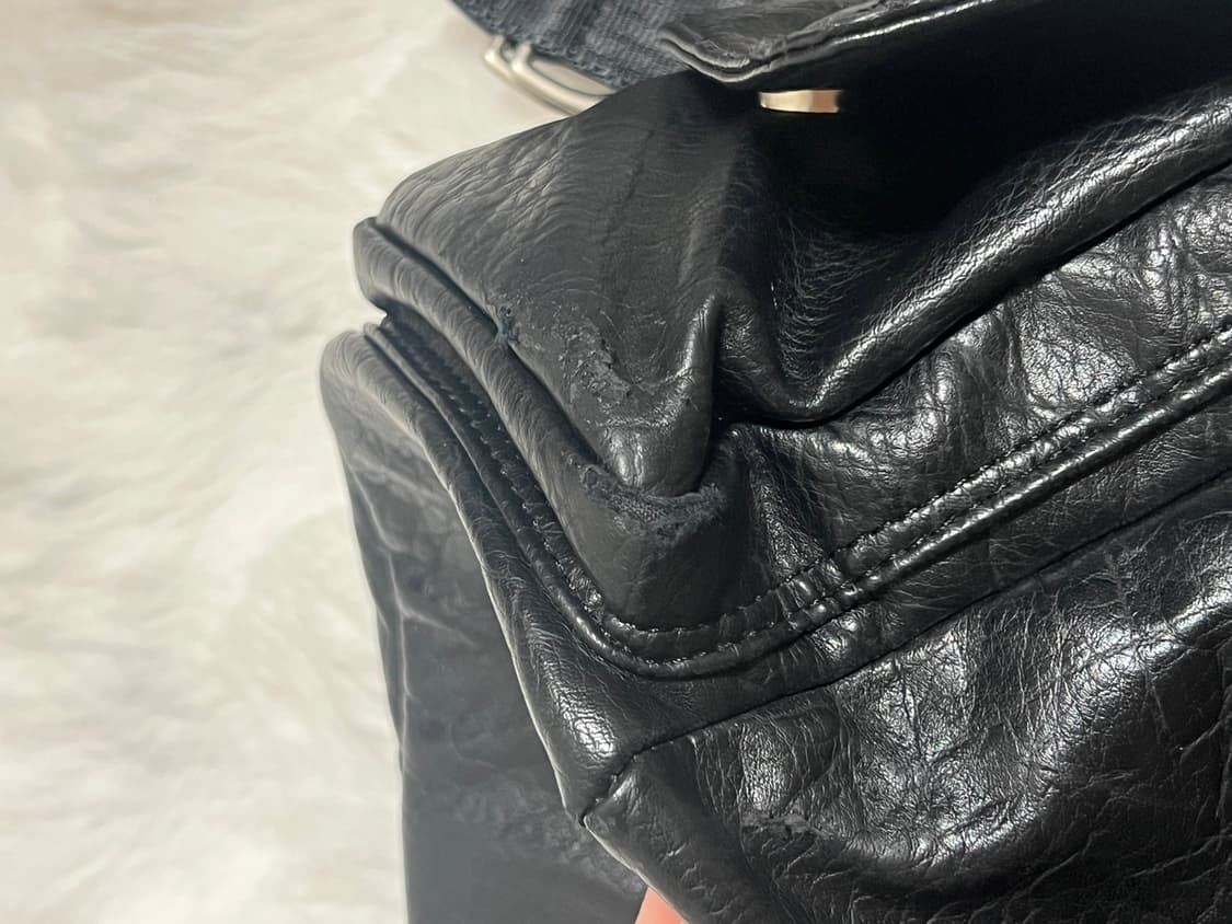 이우가마카라스 스터드 레더 숄더백 블랙(리뉴얼 전) 상품이미지7