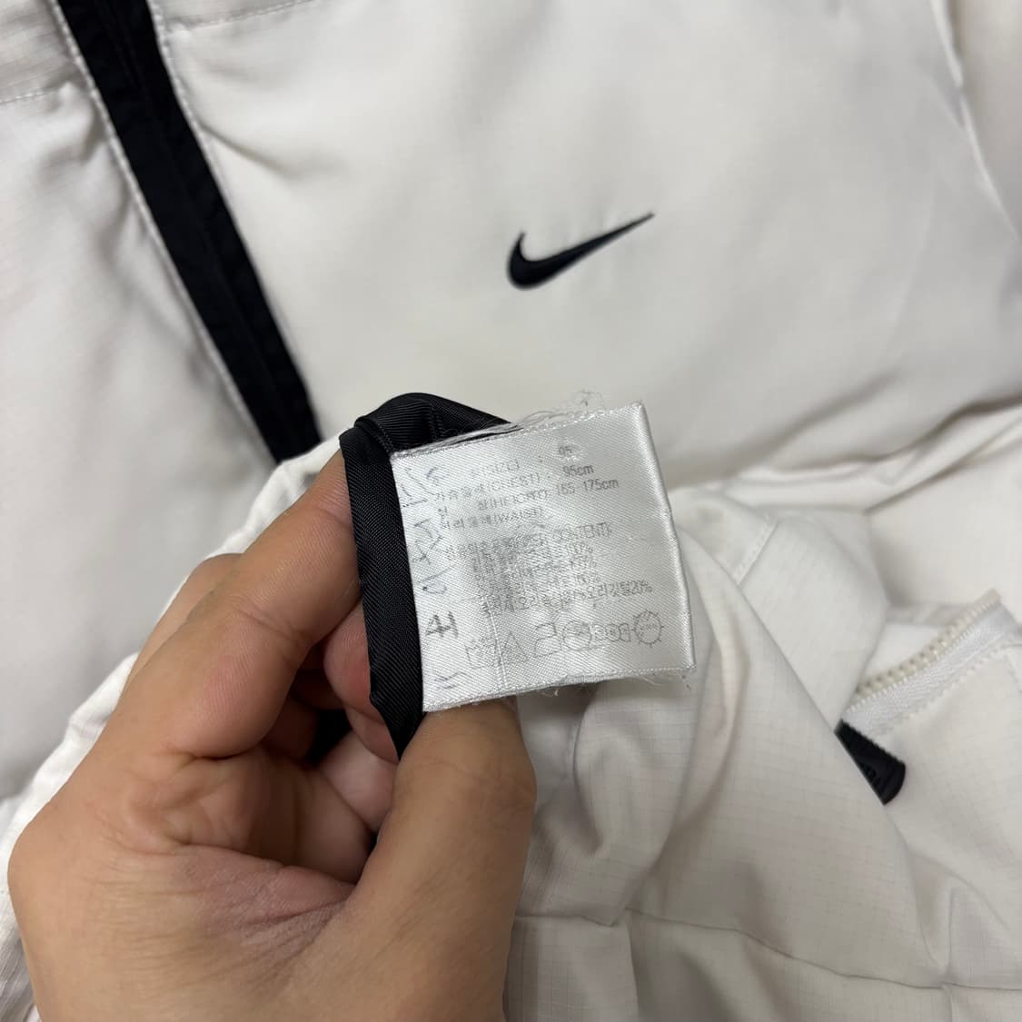 나이키 화이트 뉴챔프 패딩 상품이미지4