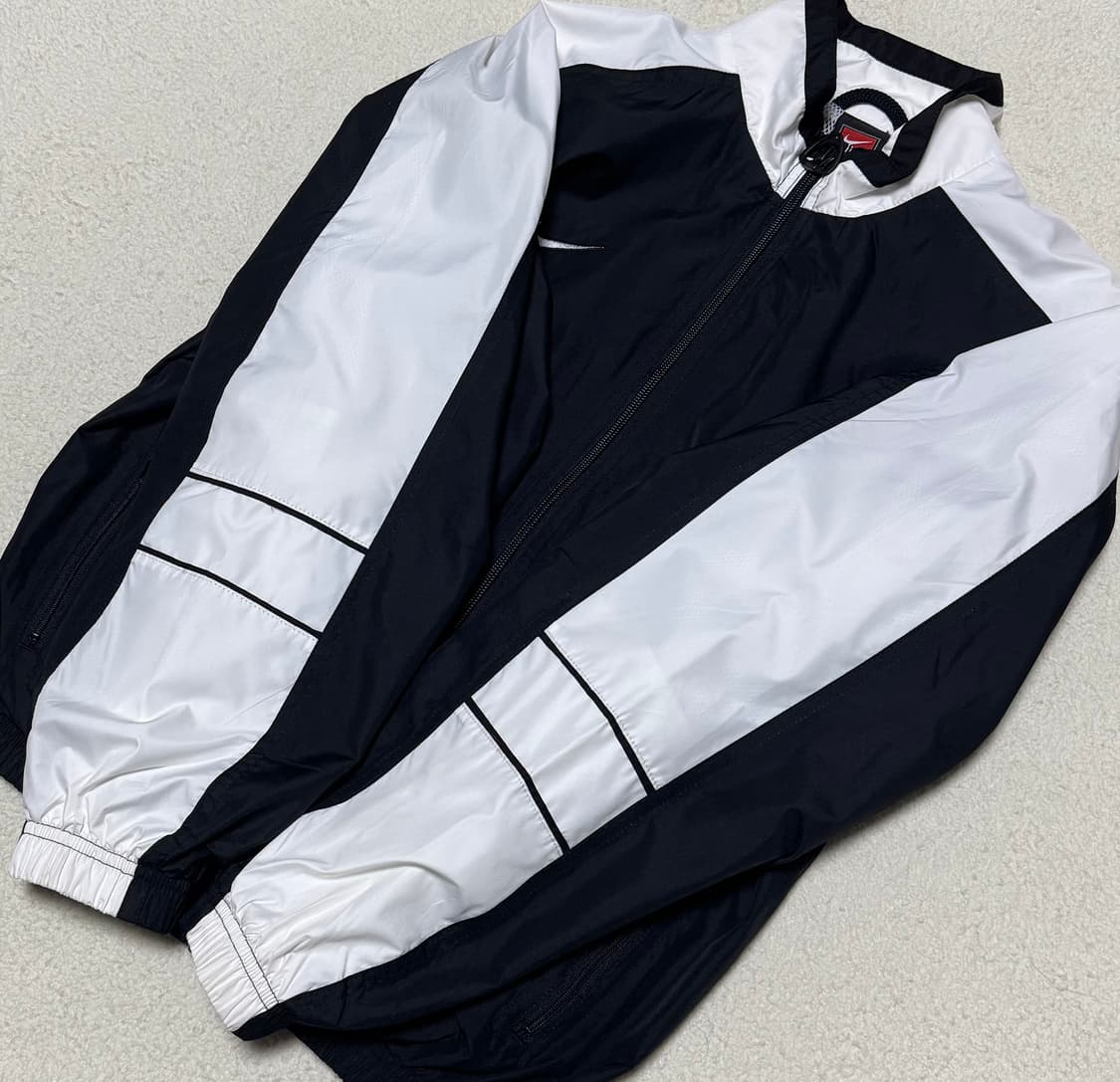 나이키 올드스쿨 오레오 검흰 바람막이 상품이미지4