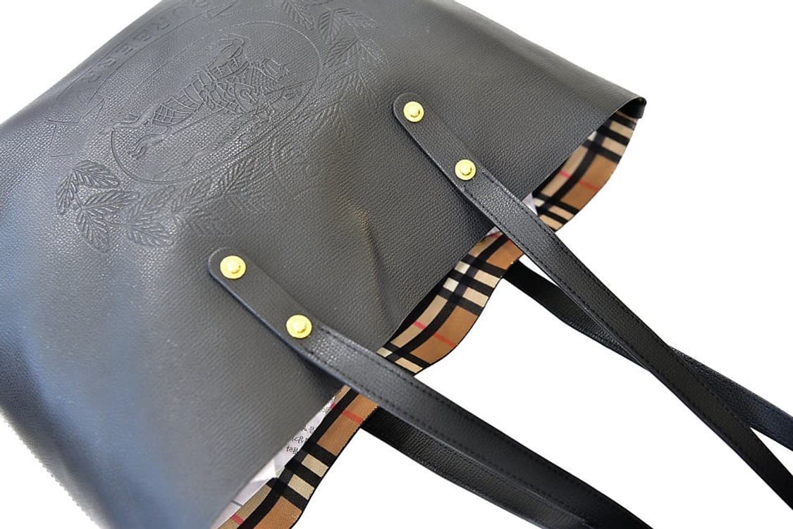버버리 엠보스트 크레스트 레더 숄더백 (정품) 상품이미지7