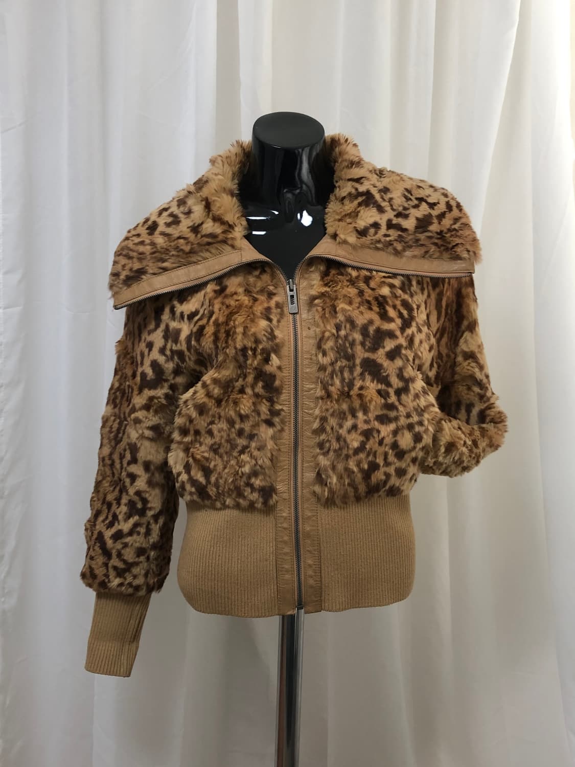 레빗퍼 빅카라 자켓 상품이미지1