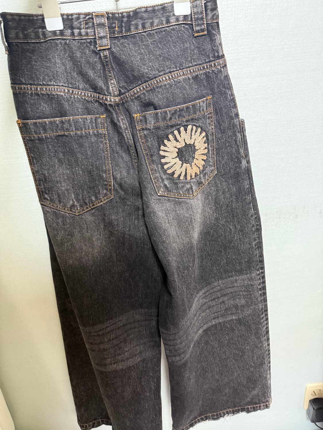 999휴머니티 BIG POCKET BAGGY JEANS 상품이미지5