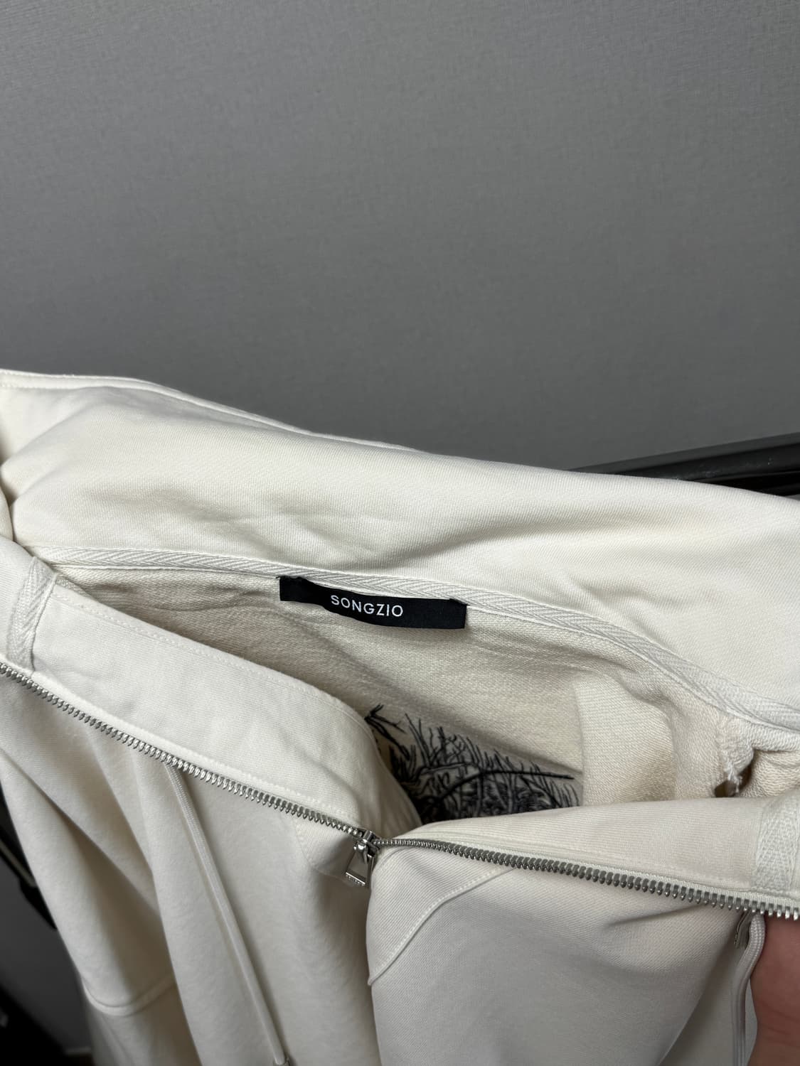 송지오 나르시스 하이넥 맨투맨 상품이미지3