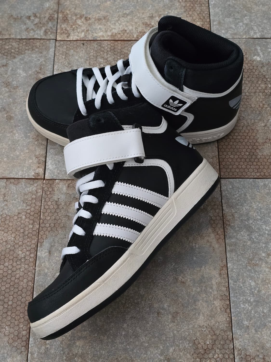 (225)아디다스 바리알 미드 검흰  상품이미지7