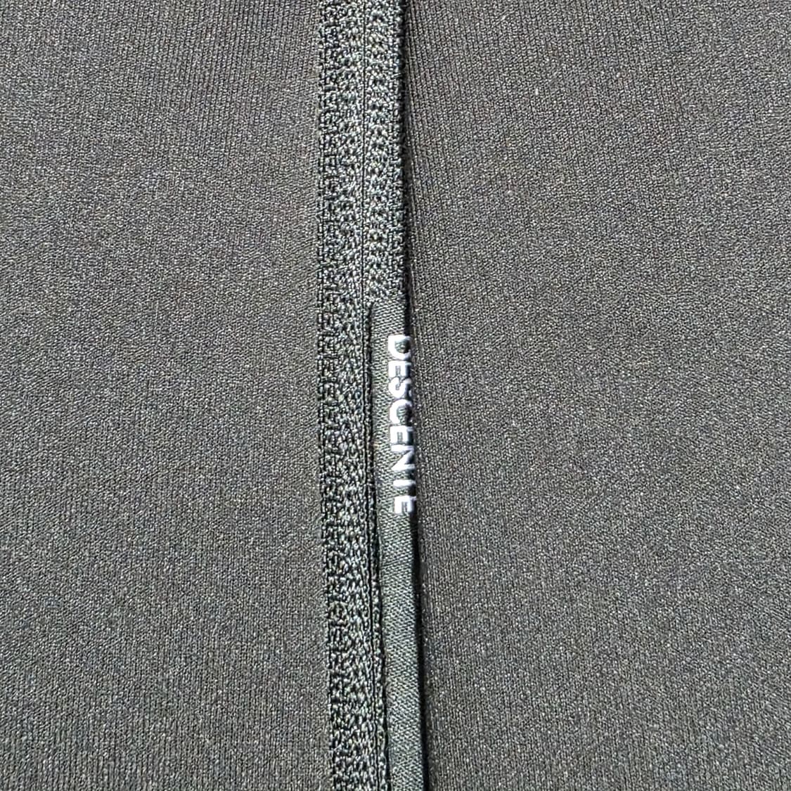 0791 데상트 23ss 블랙 트레이닝 집업 85 상품이미지5