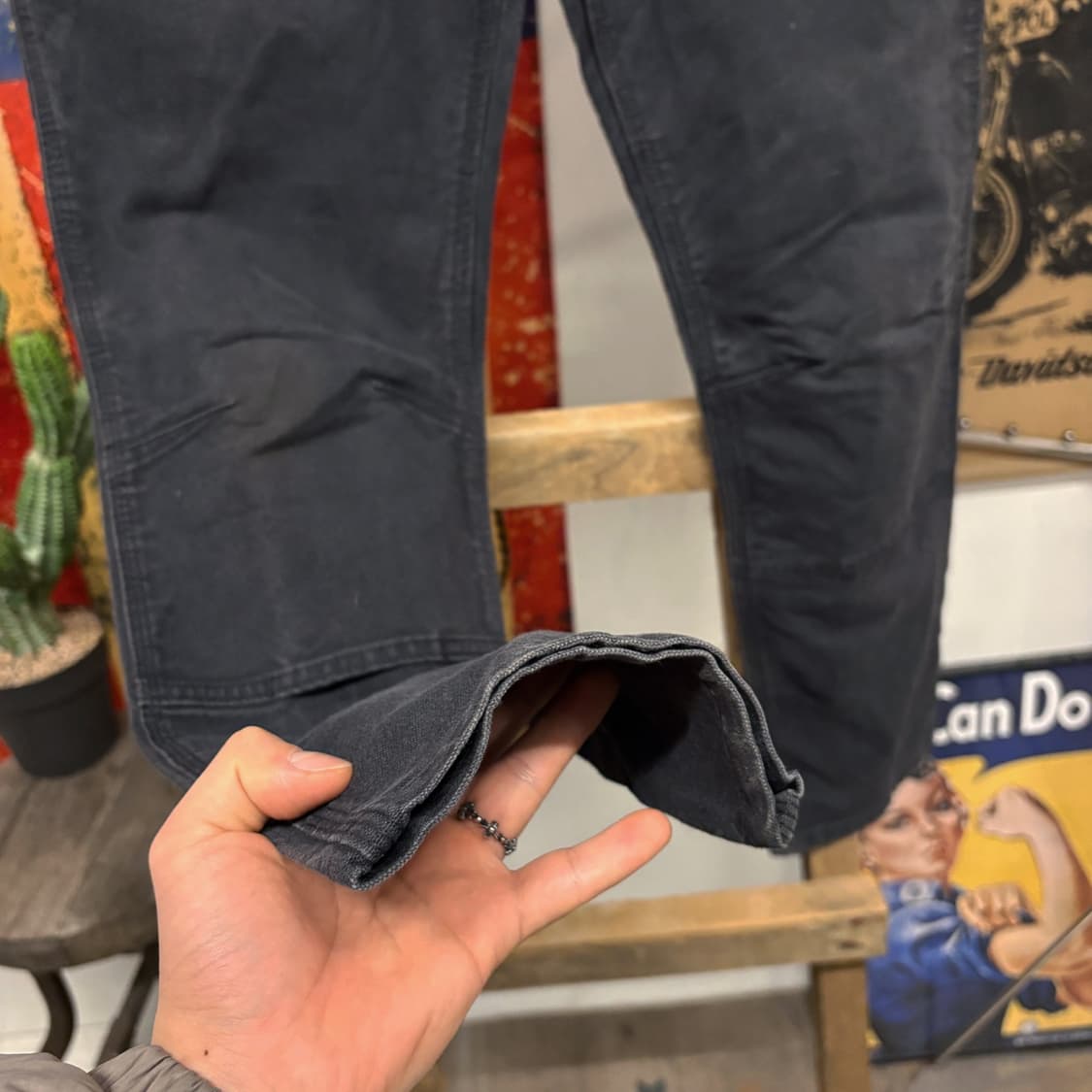 칼하트 오리지널 스트레이트 헤비코튼 더블니 카펜터 팬츠 블랙 N384 상품이미지4