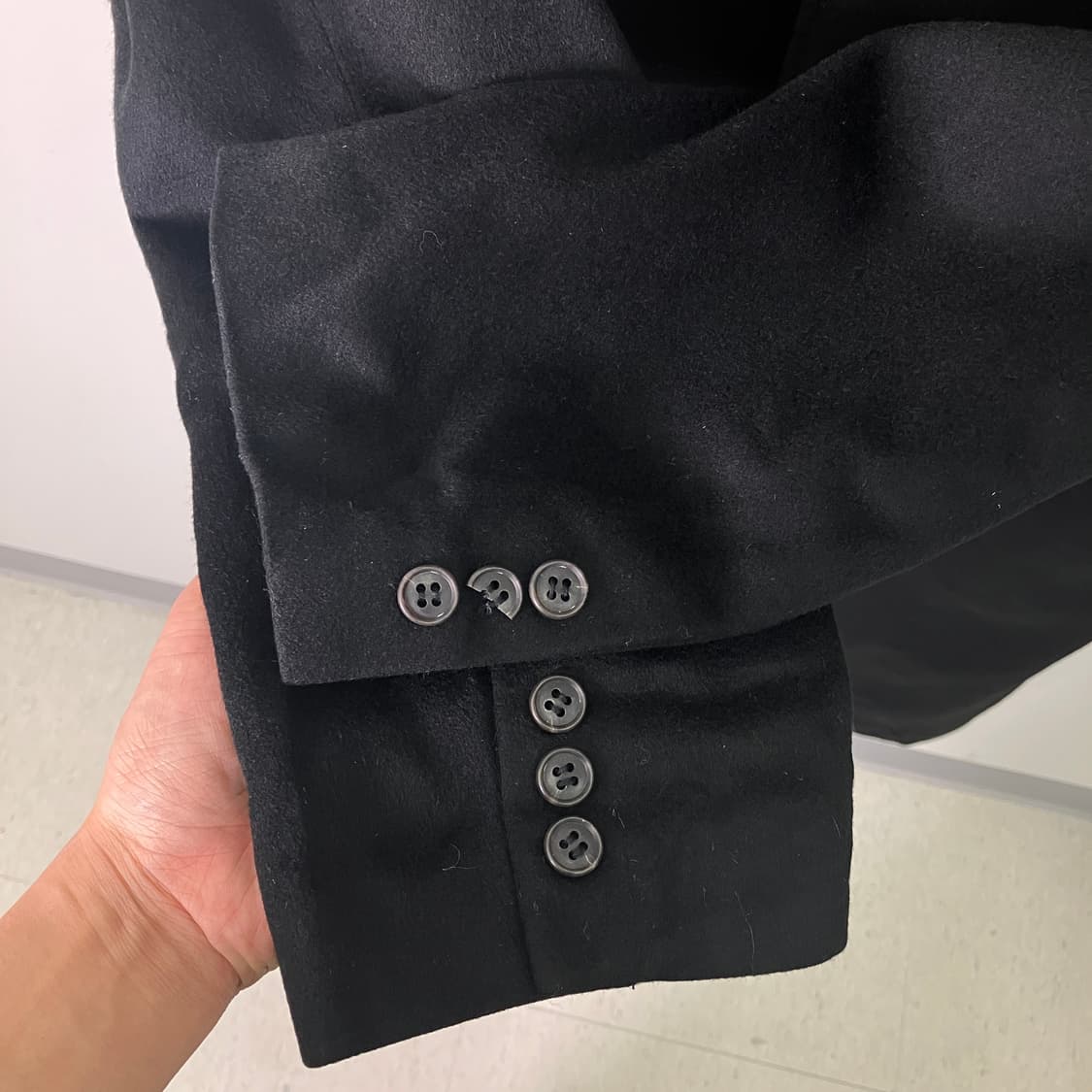 피에르 발망 블랙 캐시미어 히든 싱글 코트  상품이미지7