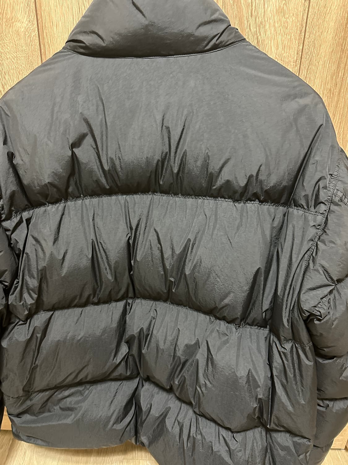 스톤아일랜드 25FW 크링클랩스 논후드 패딩 블랙 XL판매합니다 상품이미지7