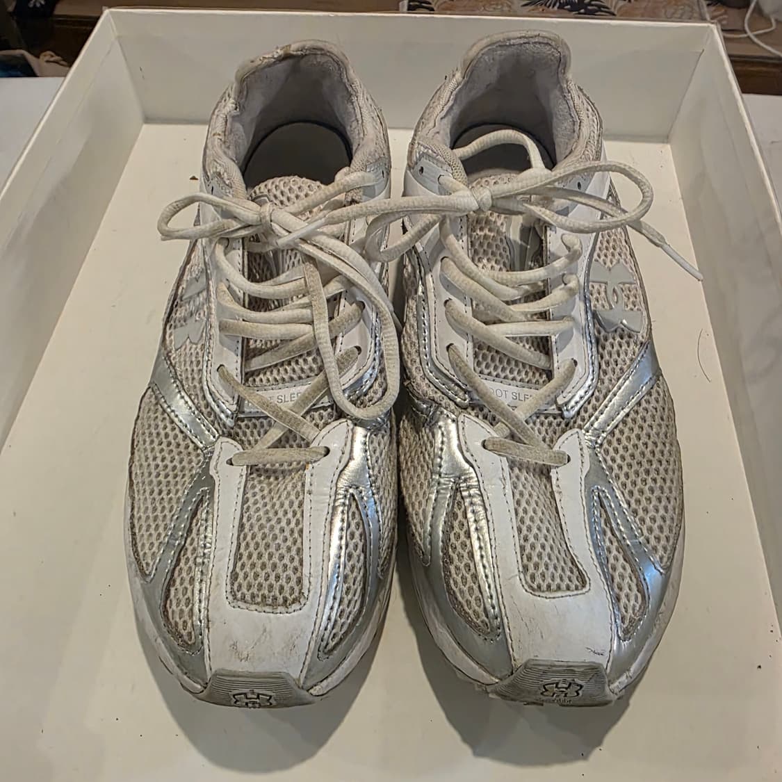 언더아머 흰색/실버 운동화 280mm 상품이미지1