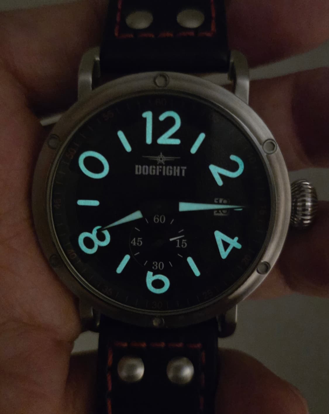 독파이트 에이스 DF0022 항공쿼츠 시계 
> 스테인레스 스틸 케이스  상품이미지2