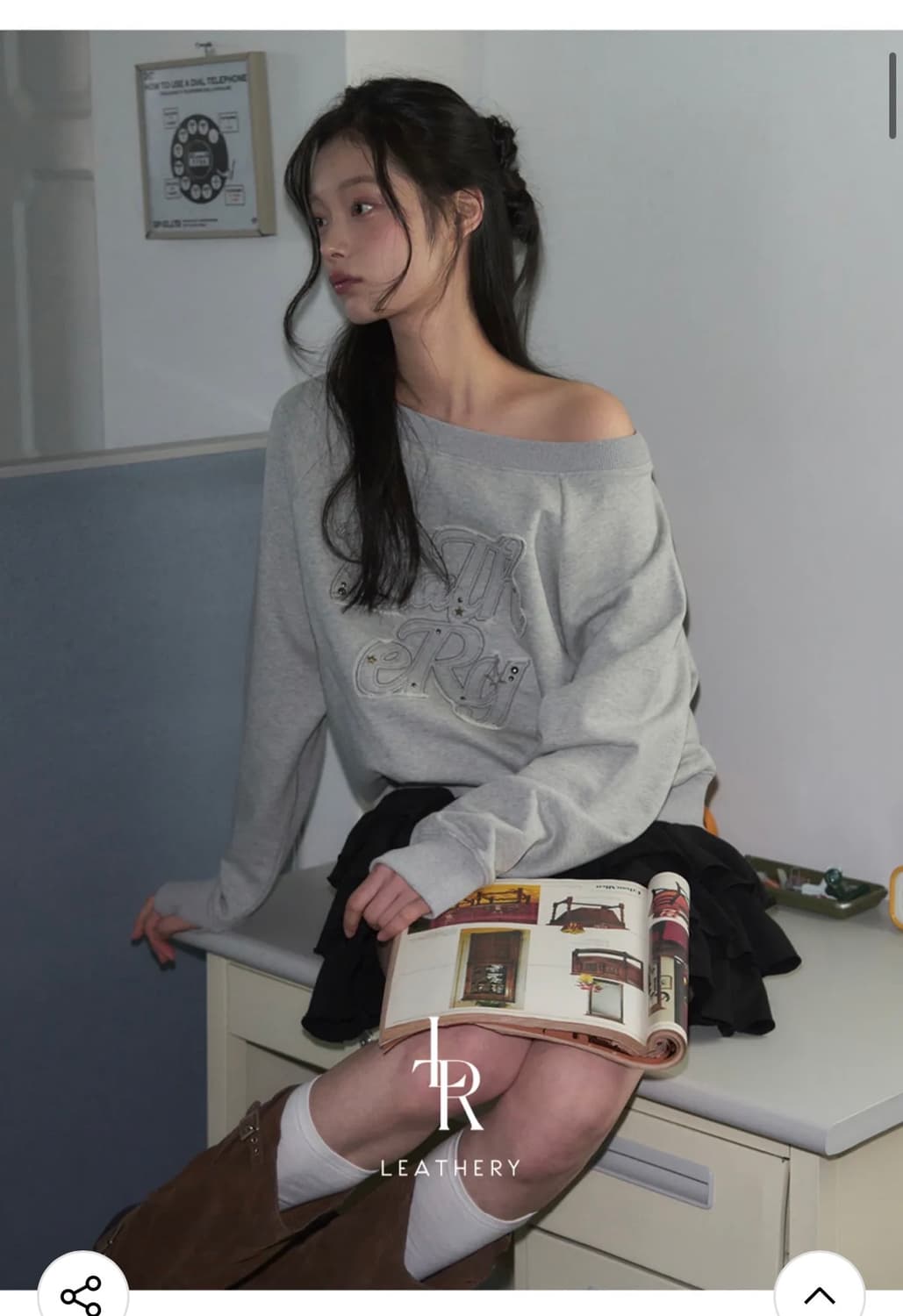 (FREE) 레더리 오프숄더 아플리케 스웻셔츠 [MELANGE] 판매 상품이미지4