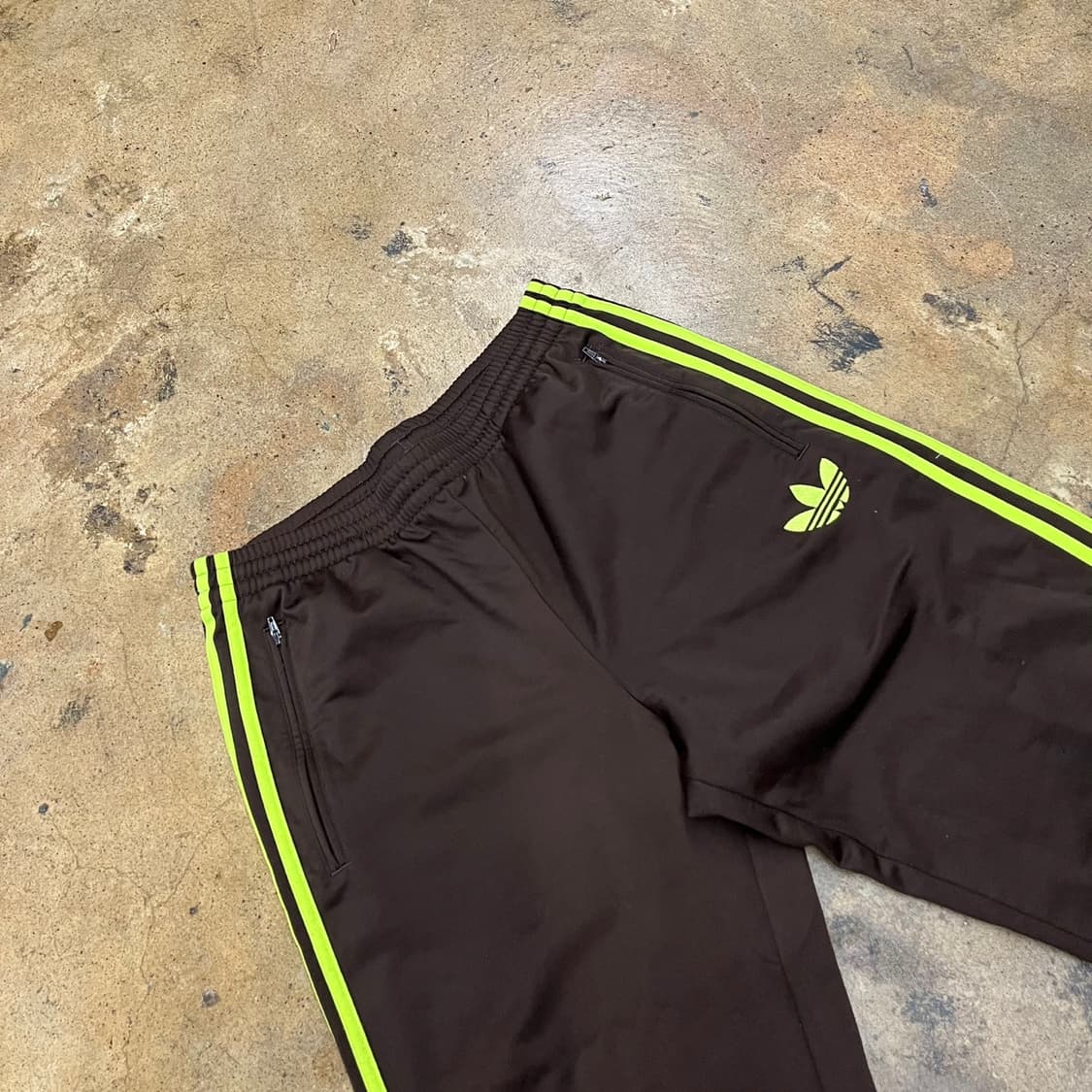 [정품/95] 아디다스 브라운 트레이닝 바지 형광 라인  상품이미지1
