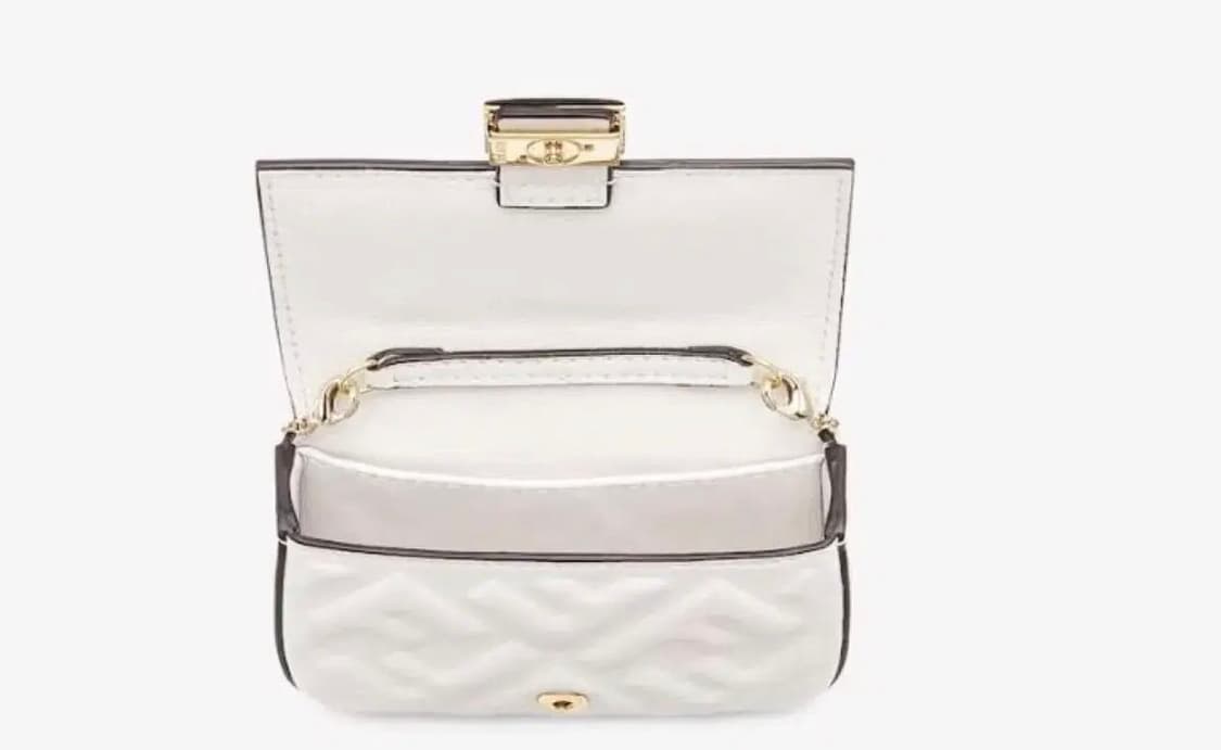 [미개봉 새상품] 펜디 23 FF 나노 바게트 참백 화이트 상품이미지2