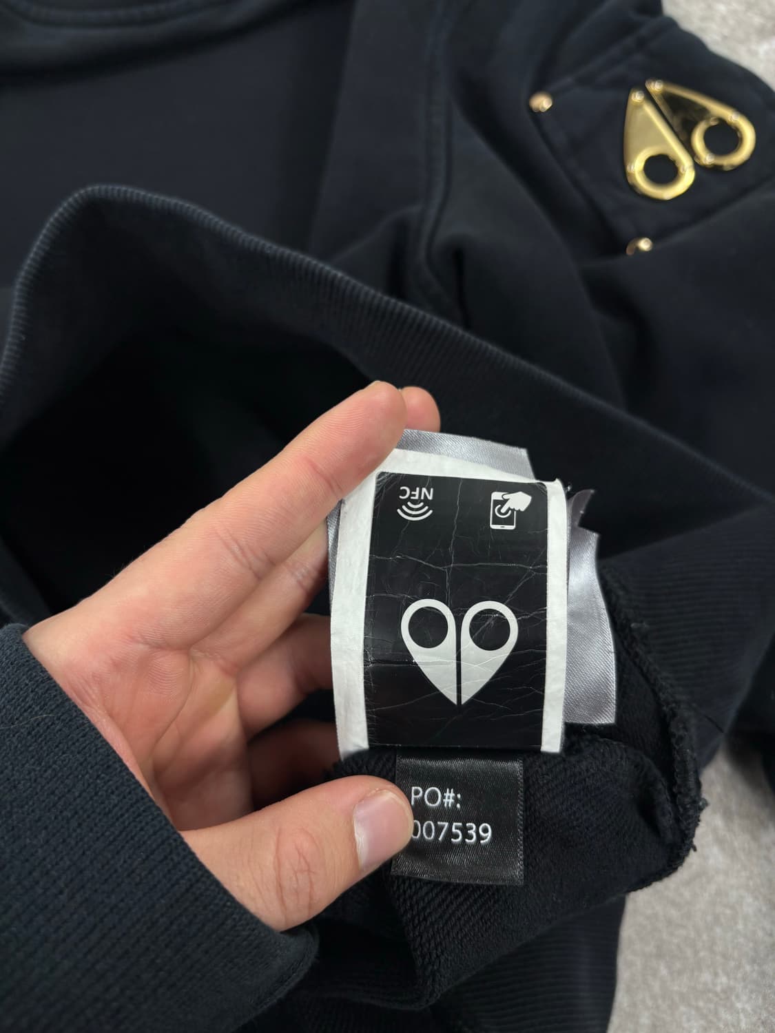 - Moose Knuckles Gold Logo Sweatshirt    상품이미지6