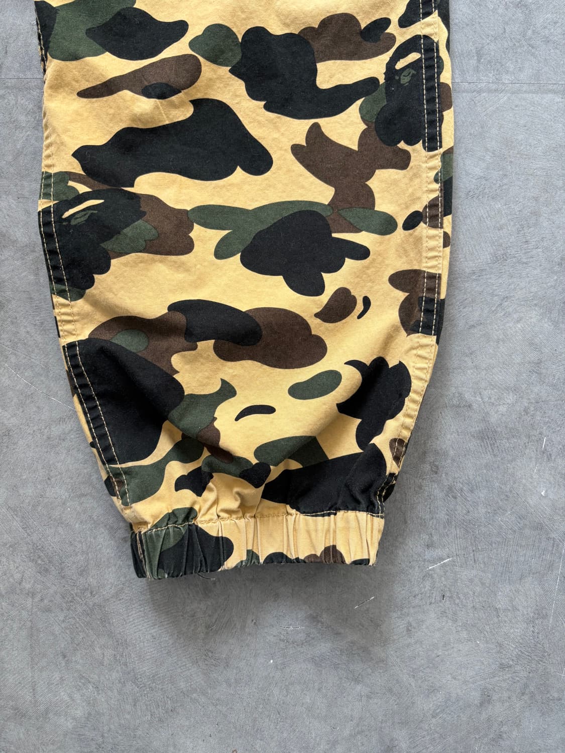 Bape 베이프 황계 카모 와이드 핏 조거 팬츠 상품이미지6