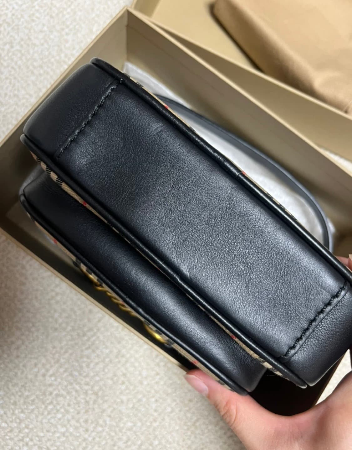 버버리 카메라백 체크 체인 크로스백 상품이미지5