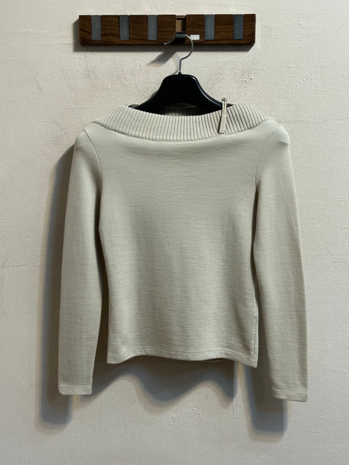 로에베 립 카라 니트 탑 상품이미지1