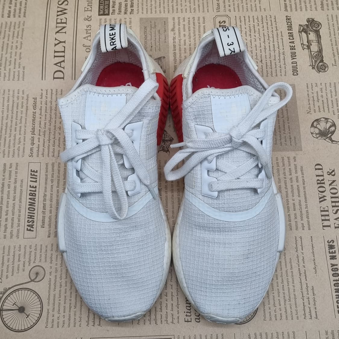 아디다스 NMD R1 여성운동화225 상품이미지2