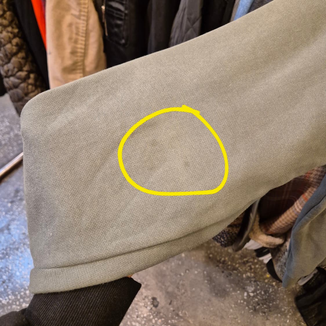 L 비바스튜디오 카키 맨투맨  상품이미지7